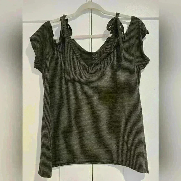 A.n.a. Off-the-Shoulder Striped Top - Picture 3 of 10